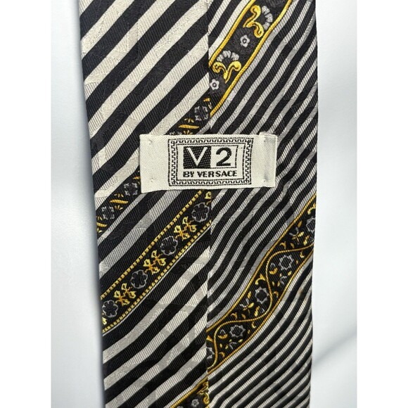 Vtg V2 Versace Mens Black Gold Baroque Striped Silk Tie 3.75" W x 57” L - Picture 2 of 9